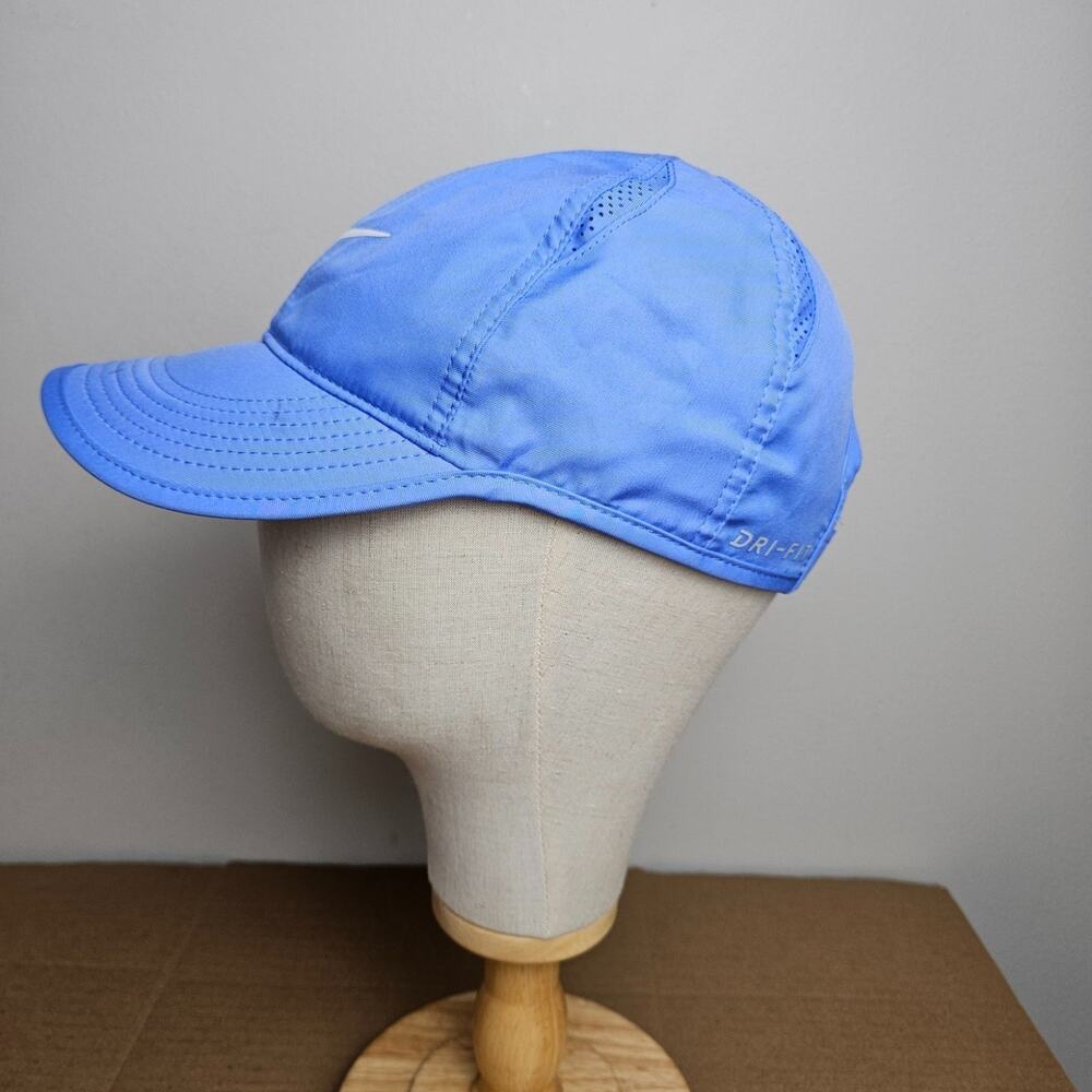 Nike Featherlight AeroBill Dri-Fit Cap Womens Hat Blue 679424-478 Run Hike Trail